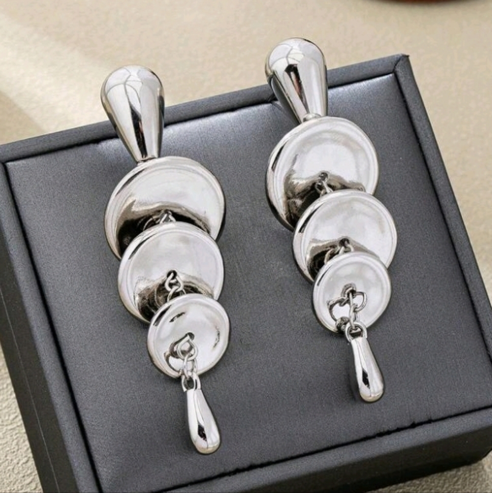 NEW! Stunning Elegant Multi-Disc And Teardrop Silver Dangle Post Earrings